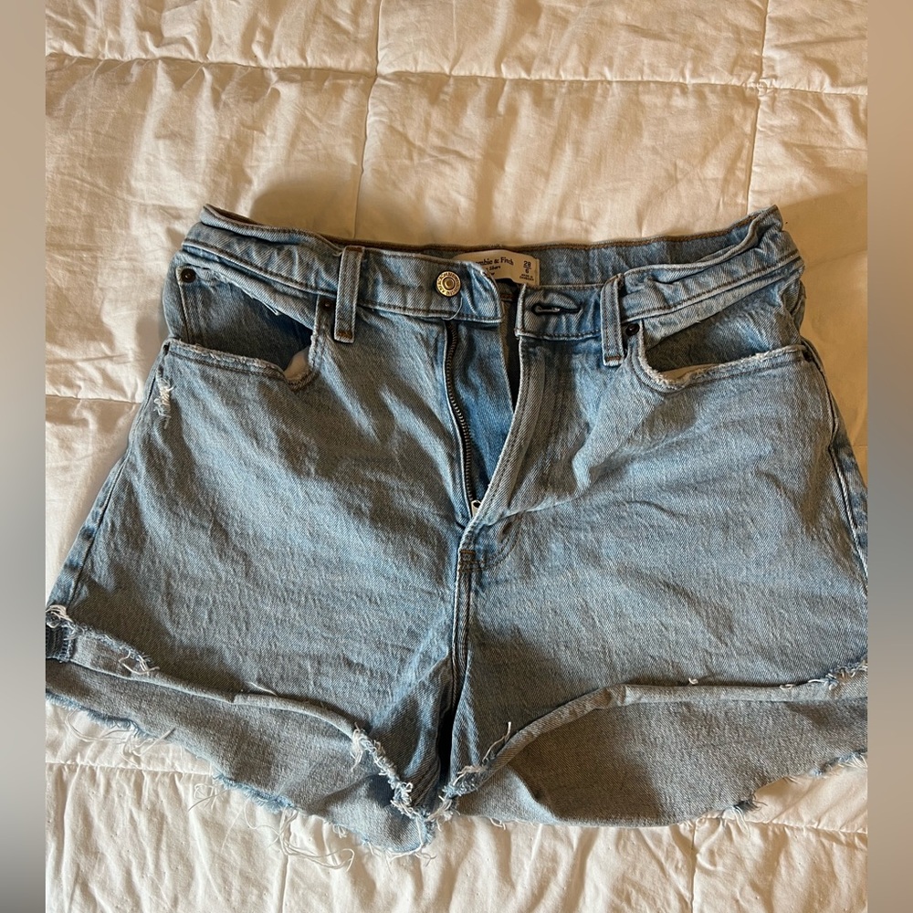 Curve Love mom short high rise size 28 great condition!